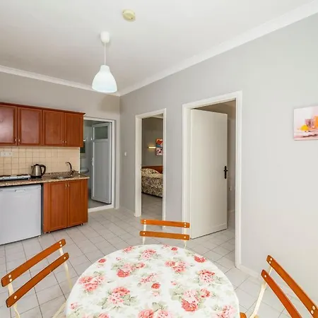 The S Apart & Suites Hotel