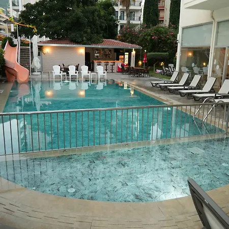 Aparthotel The S & 3*